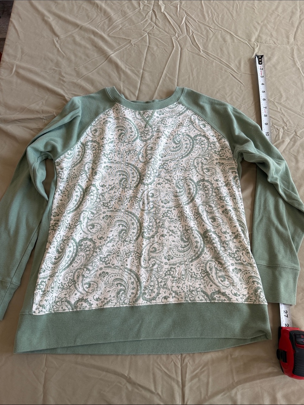 Eddie Bauer Women’s L Sage Paisley Raglan Crewneck Sweater
